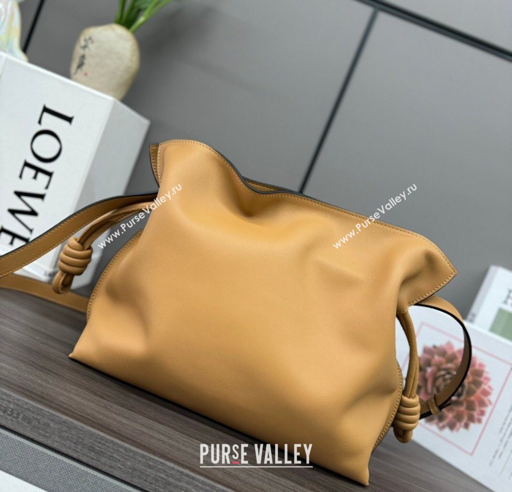 Loewe Flamenco Medium Clutch in Nappa Calfskin Leather Warm Desert Yellow 2026 262386 (Ys-260121074)