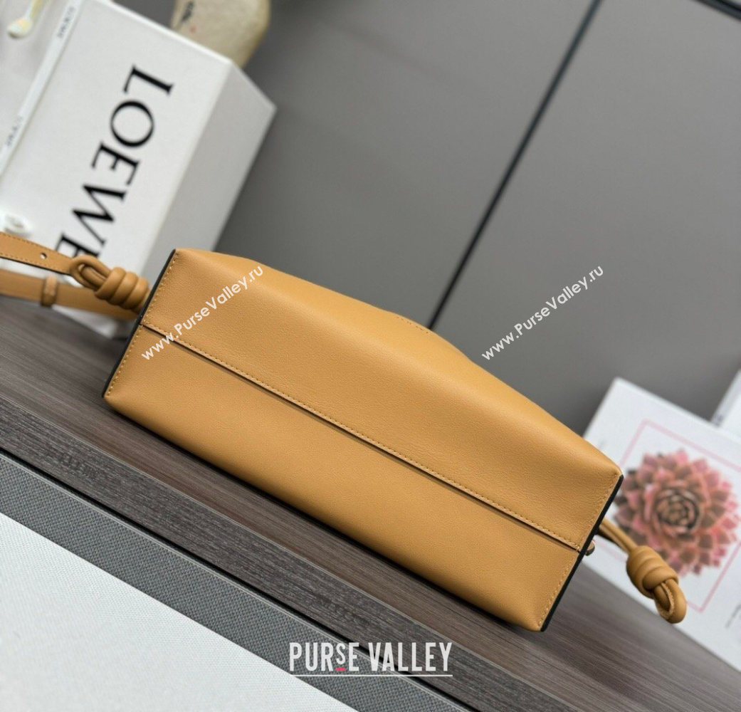 Loewe Flamenco Medium Clutch in Nappa Calfskin Leather Warm Desert Yellow 2026 262386 (Ys-260121074)
