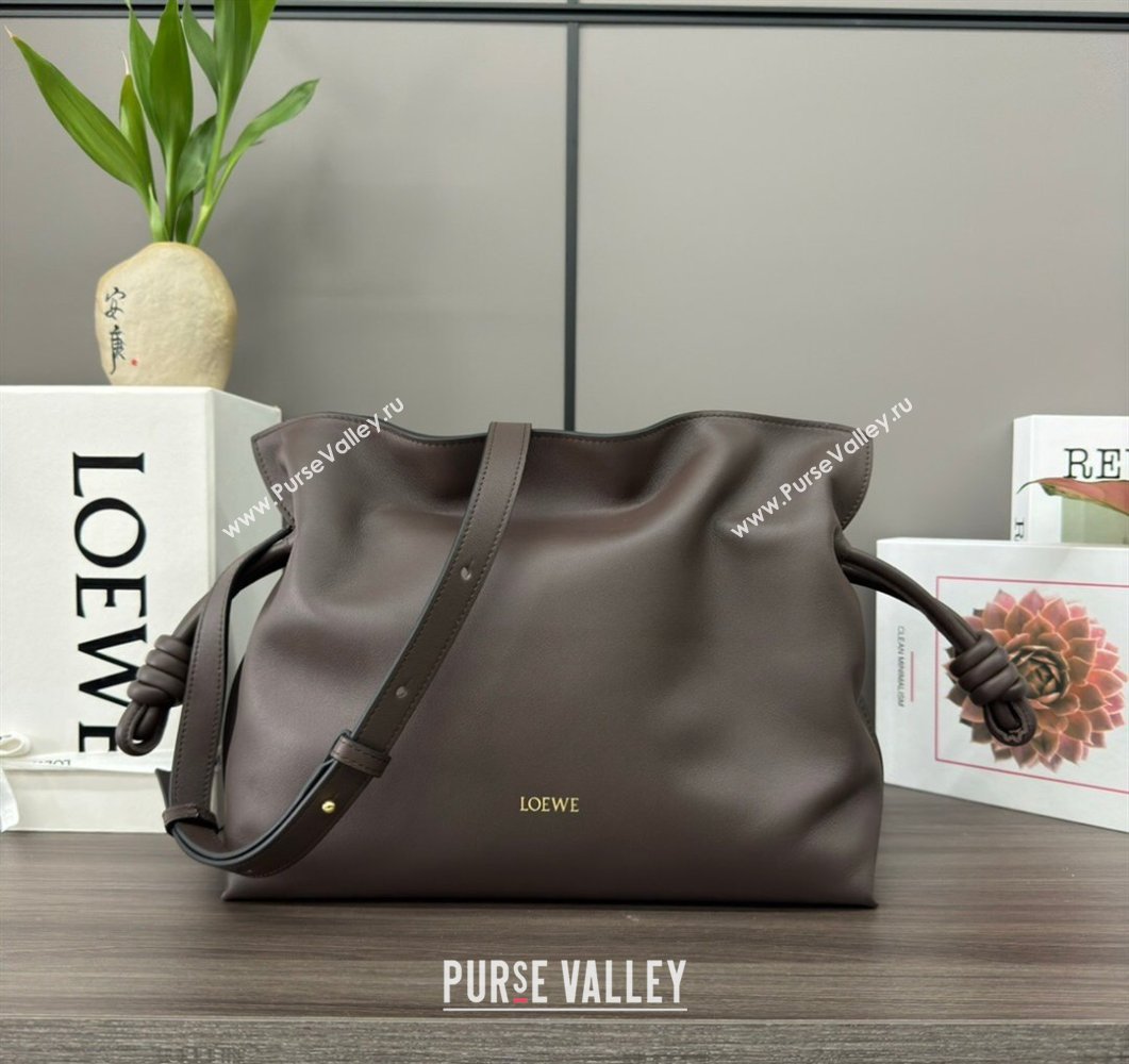 Loewe Flamenco Medium Clutch in Nappa Calfskin Leather Chocolate Brown 2026 262386 (Ys-260121076)