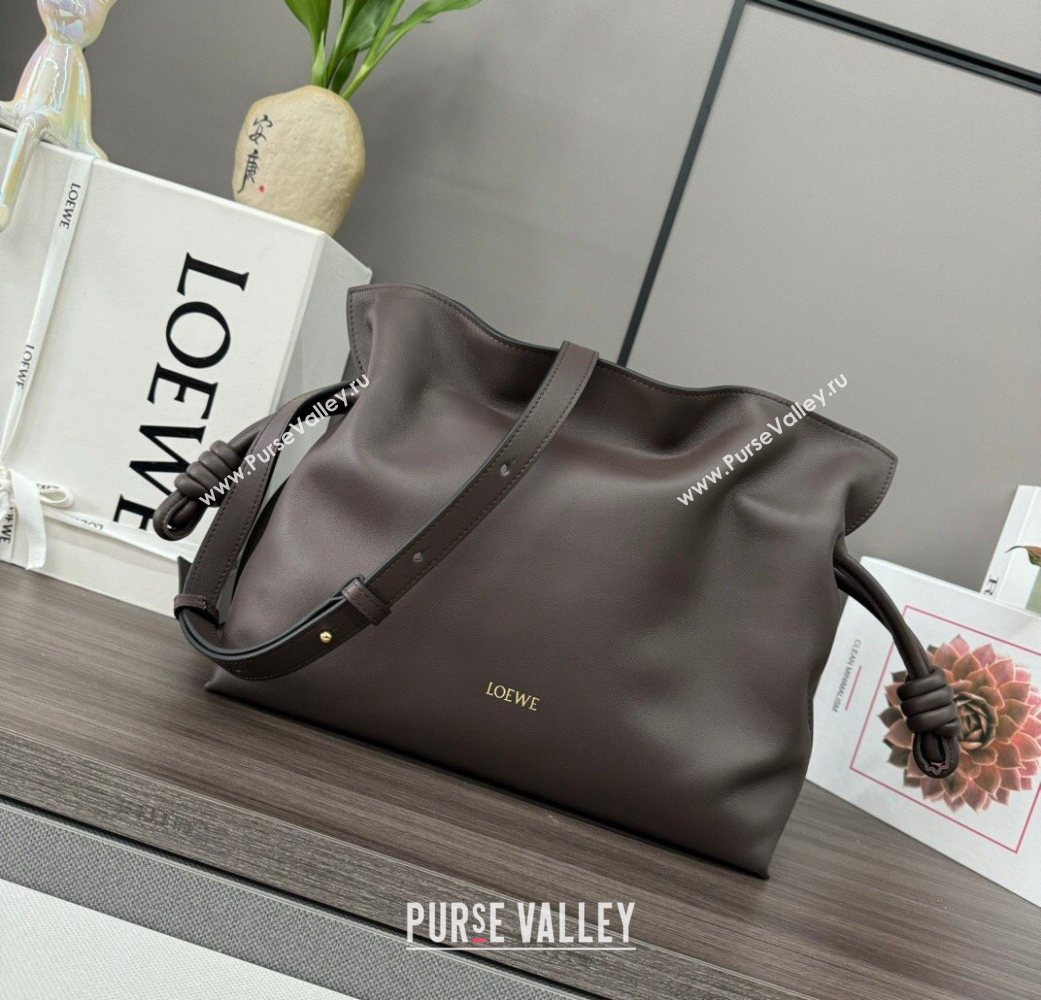 Loewe Flamenco Medium Clutch in Nappa Calfskin Leather Chocolate Brown 2026 262386 (Ys-260121076)