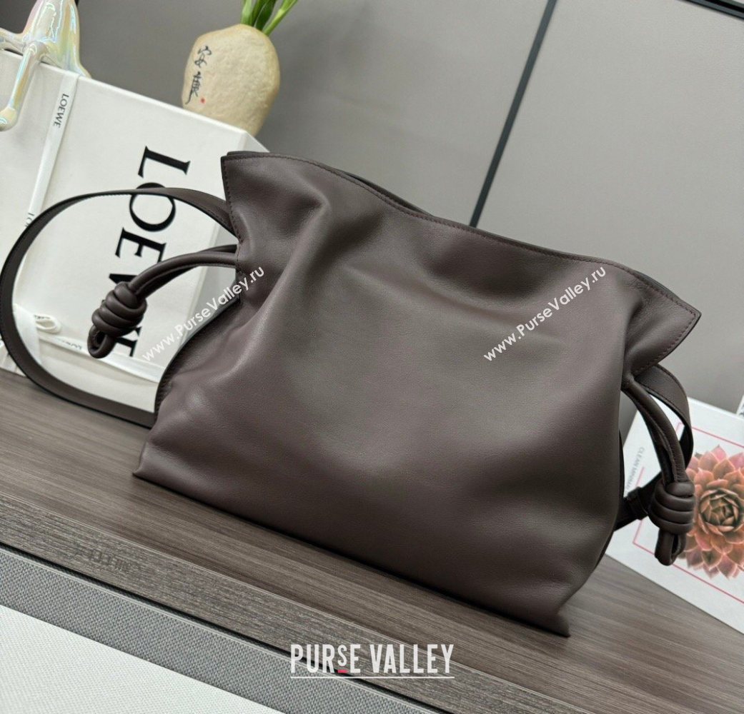 Loewe Flamenco Medium Clutch in Nappa Calfskin Leather Chocolate Brown 2026 262386 (Ys-260121076)