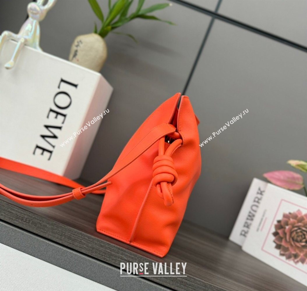 Loewe Flamenco Medium Clutch in Nappa Calfskin Leather Orange 2026 262386 (Ys-260121077)