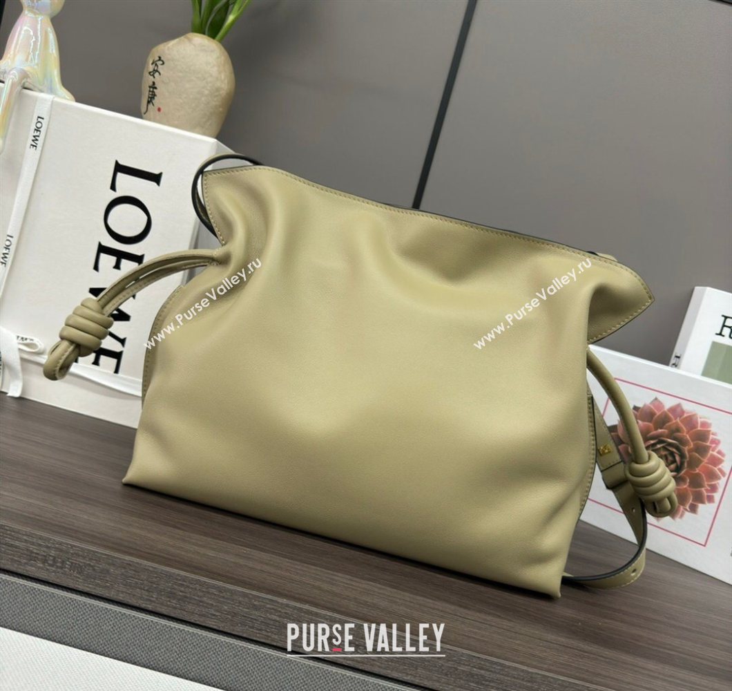 Loewe Flamenco Medium Clutch in Nappa Calfskin Leather Clay Green 2026 262386 (Ys-260121079)