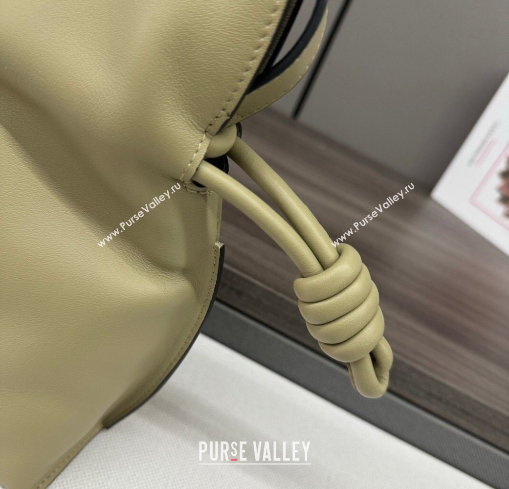 Loewe Flamenco Medium Clutch in Nappa Calfskin Leather Clay Green 2026 262386 (Ys-260121079)