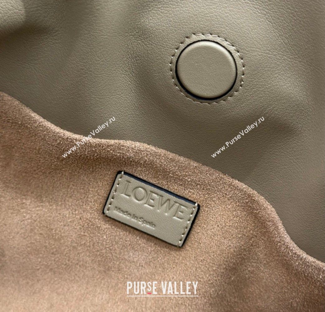 Loewe Flamenco Medium Clutch in Nappa Calfskin Leather Clay Green 2026 262386 (Ys-260121079)