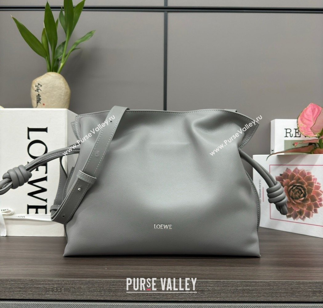 Loewe Flamenco Medium Clutch in Nappa Calfskin Leather Pearly Grey 2026 262386 (Ys-260121080)