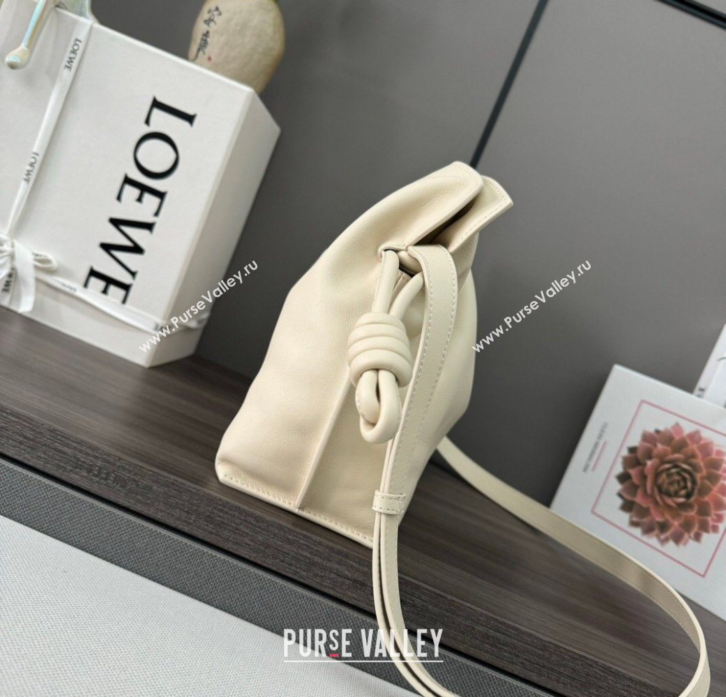 Loewe Flamenco Medium Clutch in Nappa Calfskin Leather Cream White 2026 262386 (Ys-260121081)