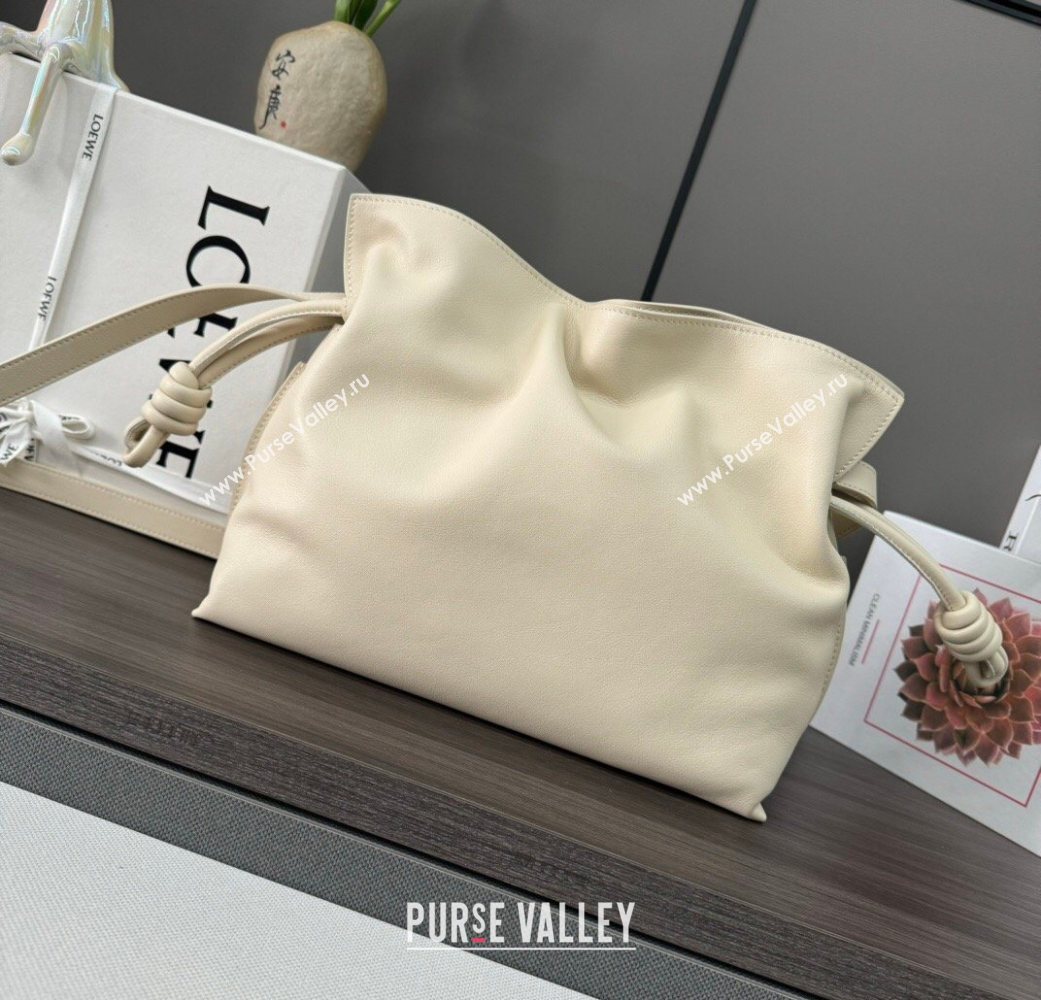 Loewe Flamenco Medium Clutch in Nappa Calfskin Leather Cream White 2026 262386 (Ys-260121081)