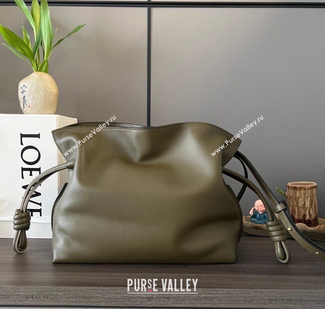 Loewe Flamenco Medium Clutch in Nappa Calfskin LeatherDark Kahki Green 2026 262386 (Ys-260121083)