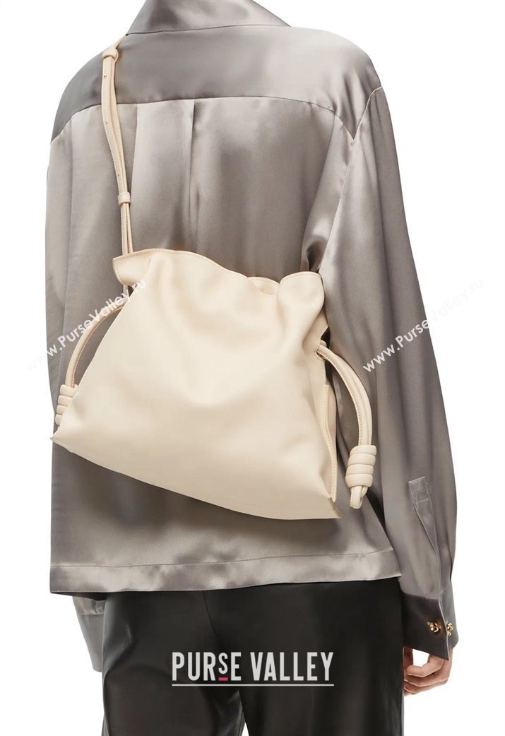 Loewe Flamenco Medium Clutch in Nappa Calfskin Leather Rice White 2026 262386 (Ys-260121085)