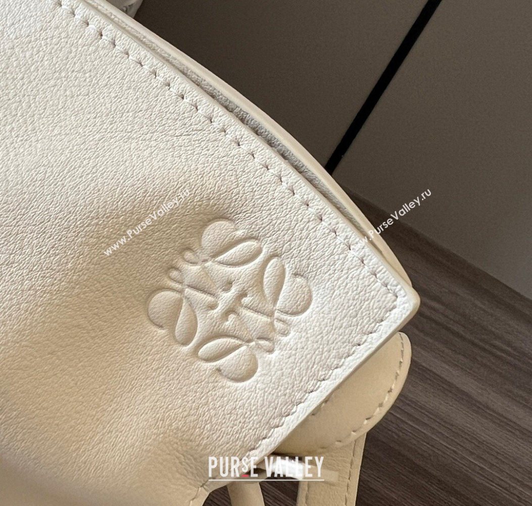 Loewe Flamenco Medium Clutch in Nappa Calfskin Leather Rice White 2026 262386 (Ys-260121085)