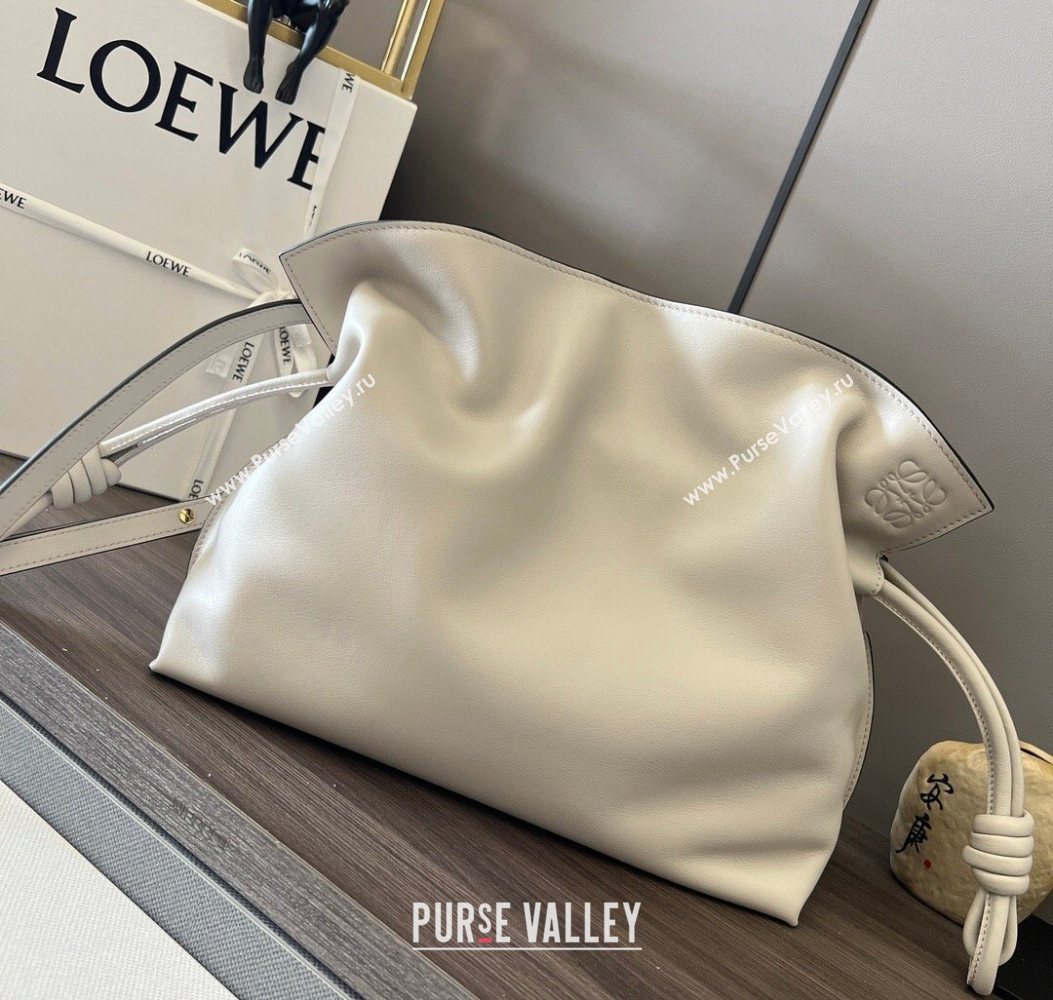 Loewe Flamenco Medium Clutch in Nappa Calfskin Leather Light Grey 2026 262386 (Ys-260121086)