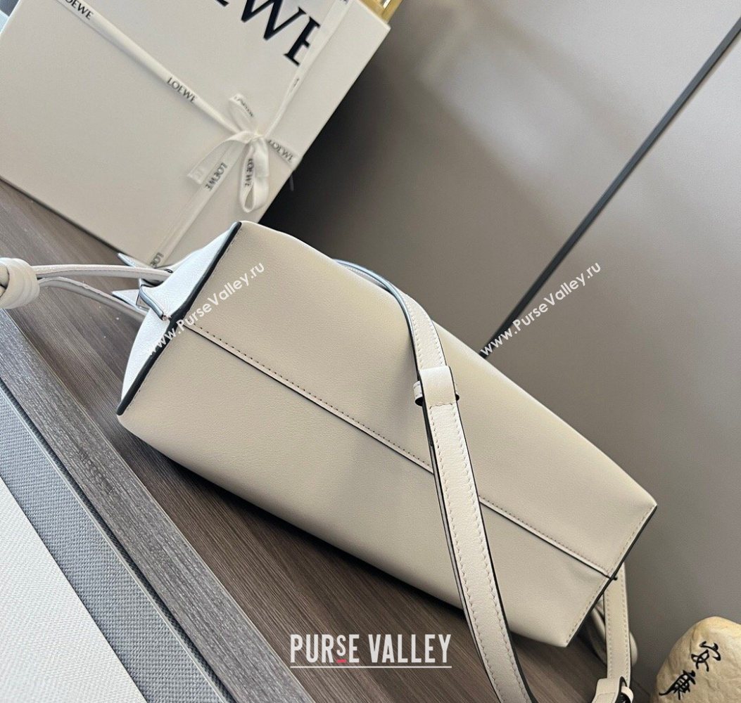 Loewe Flamenco Medium Clutch in Nappa Calfskin Leather Light Grey 2026 262386 (Ys-260121086)