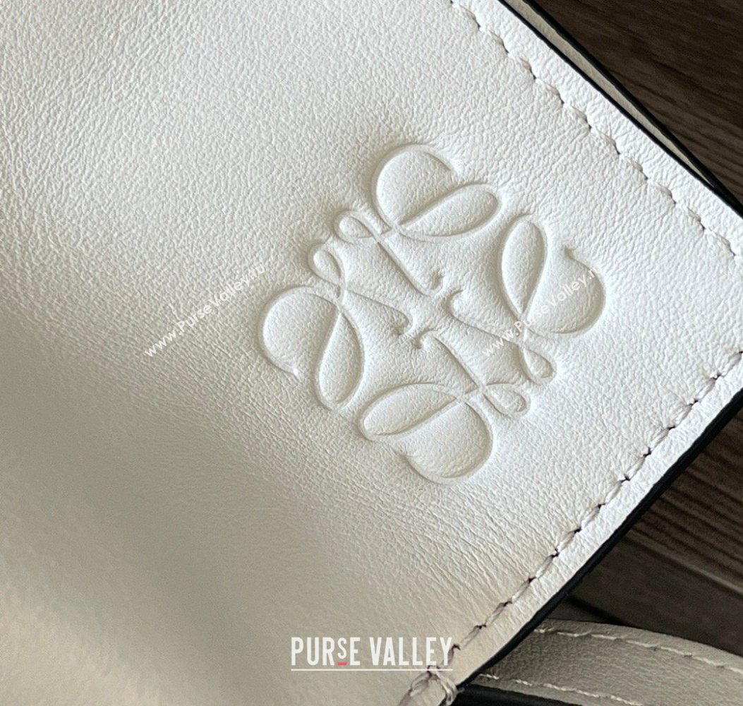 Loewe Flamenco Medium Clutch in Nappa Calfskin Leather Light Grey 2026 262386 (Ys-260121086)