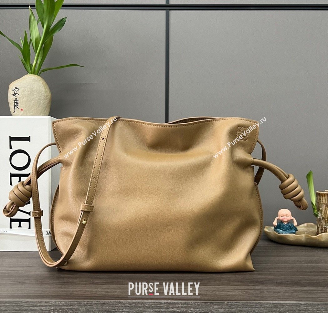 Loewe Flamenco Medium Clutch in Nappa Calfskin Leather Oak Brown 2026 262386 (Ys-260121087)