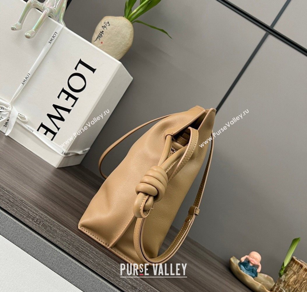 Loewe Flamenco Medium Clutch in Nappa Calfskin Leather Oak Brown 2026 262386 (Ys-260121087)