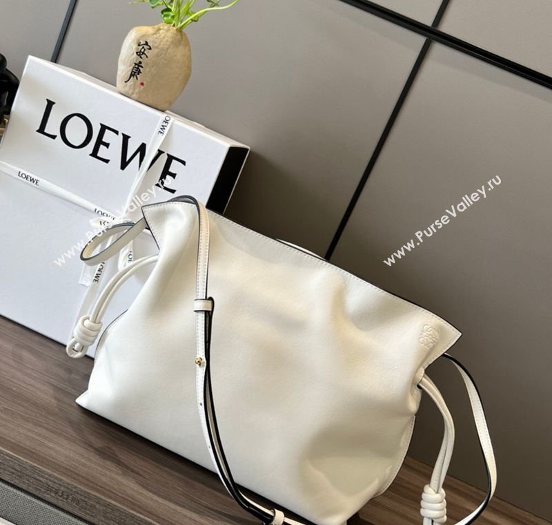 Loewe Flamenco Medium Clutch in Nappa Calfskin Leather Soft White 2026 262386 (Ys-260121088)
