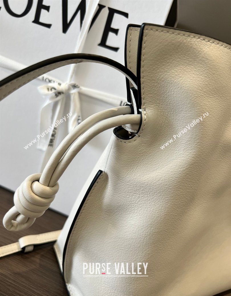 Loewe Flamenco Medium Clutch in Nappa Calfskin Leather Soft White 2026 262386 (Ys-260121088)