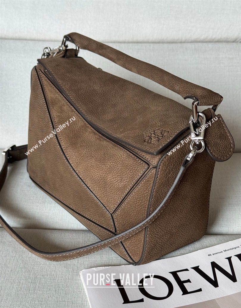 Loewe Small Featherlight Puzzle bag in grained nubuck Tundra 2026 3007-1 (nana-260121061)