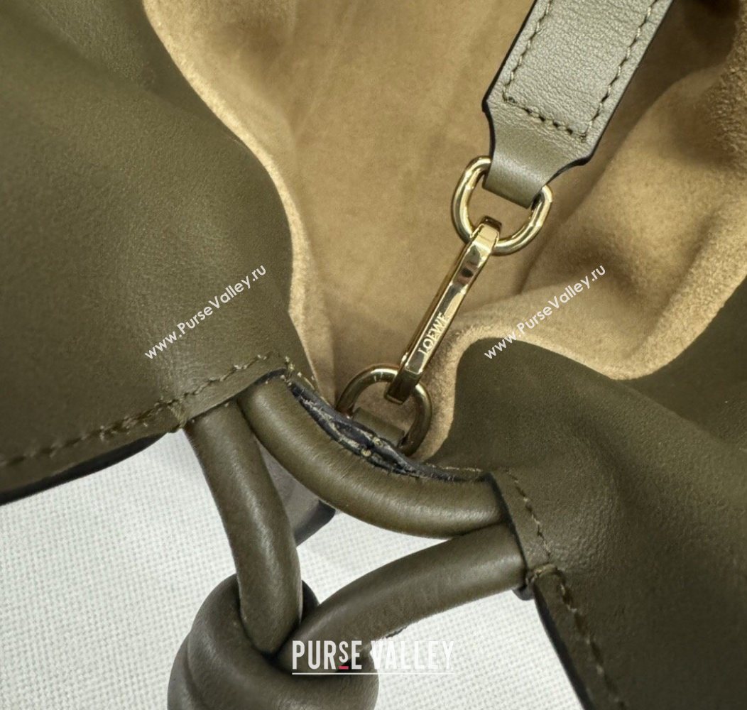 Loewe Flamenco Medium Clutch in Nappa Calfskin Leather Dark Khaki Green 2026 262386 (Ys-260121090)