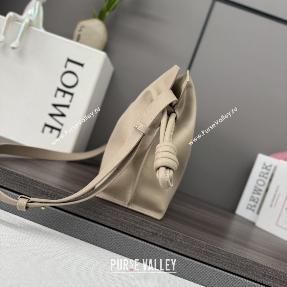 Loewe Flamenco Medium Clutch in Nappa Calfskin Leather Sand Beige 2026 262386 (Ys-260121089)