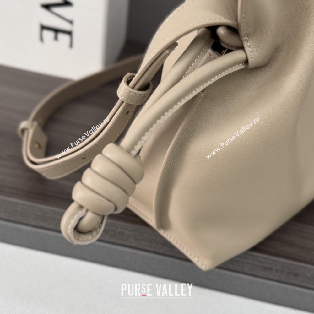 Loewe Flamenco Medium Clutch in Nappa Calfskin Leather Sand Beige 2026 262386 (Ys-260121089)