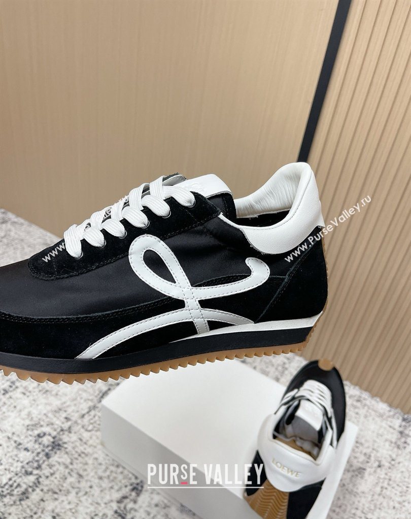 Loewe Flow Runner Sneakers in Nylon and Suede Black/White 10 2026 0226 (MD-260226020)