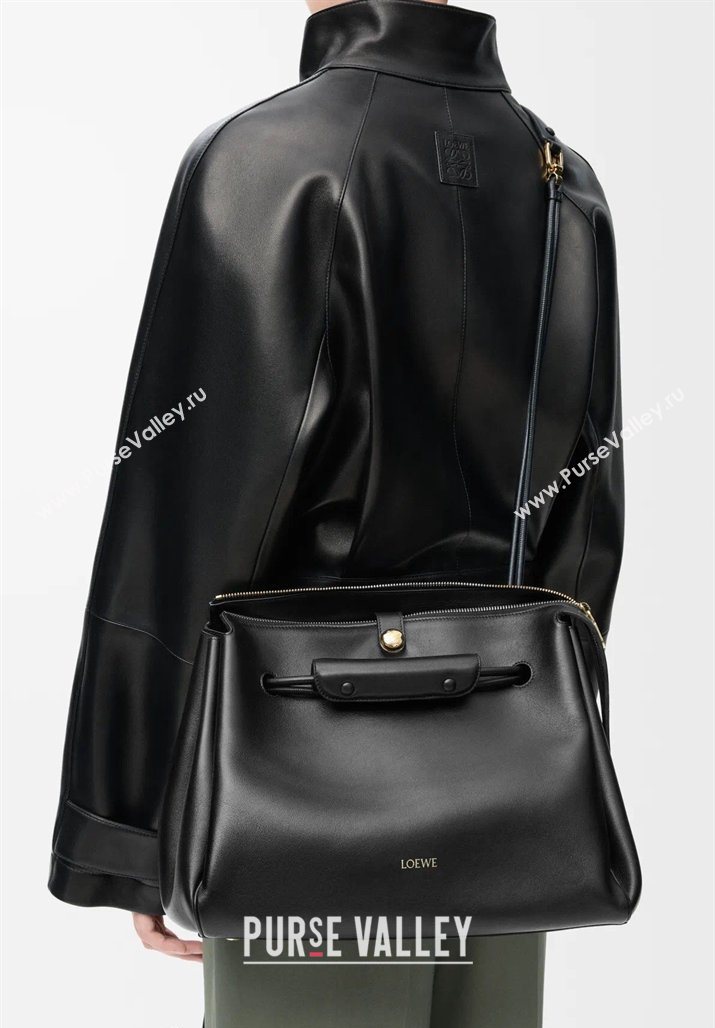 Loewe Large Madrid bag in supple calfskin leather Black 2026 052510 (nana-260407074)