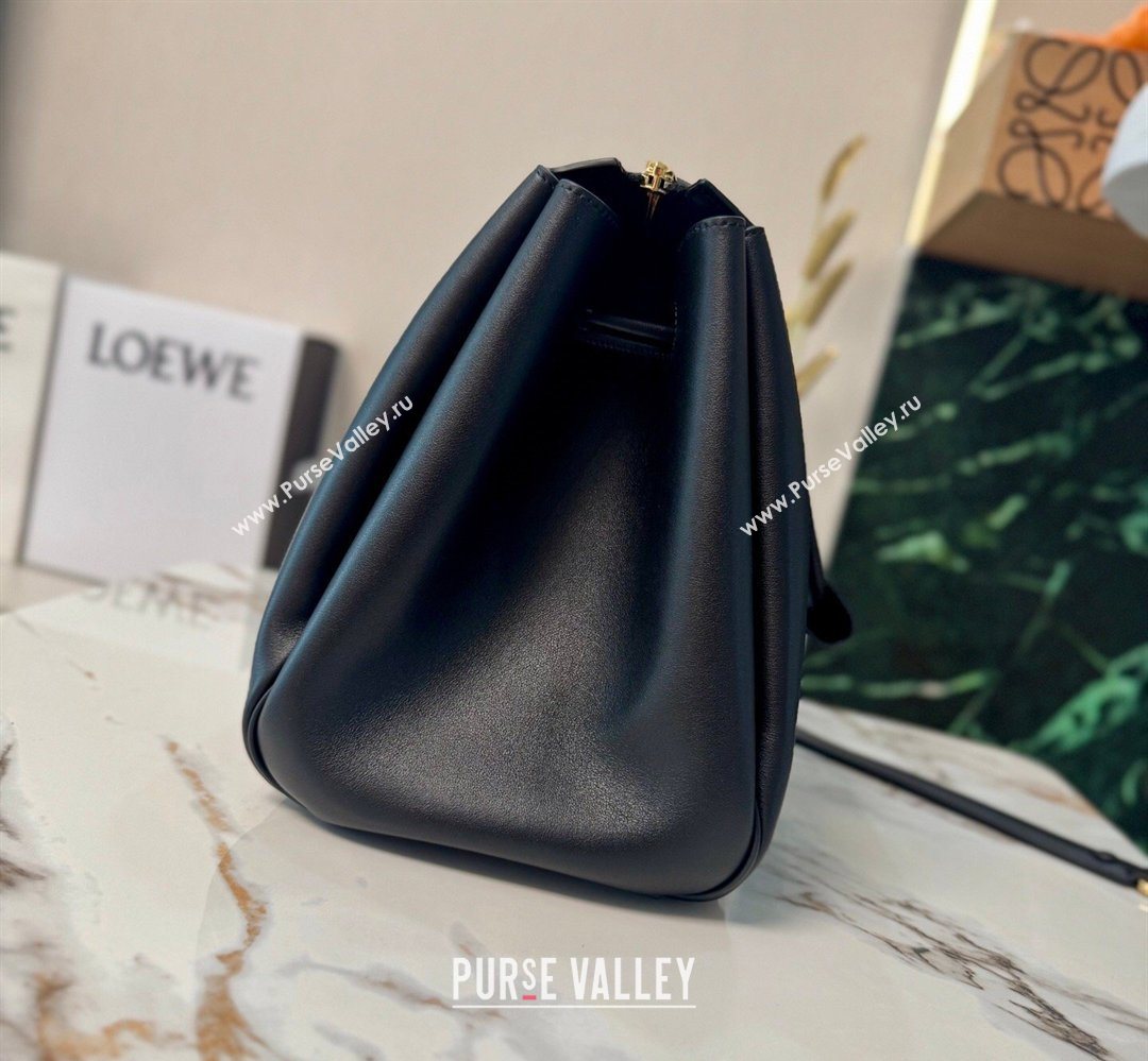Loewe Large Madrid bag in supple calfskin leather Black 2026 052510 (nana-260407074)