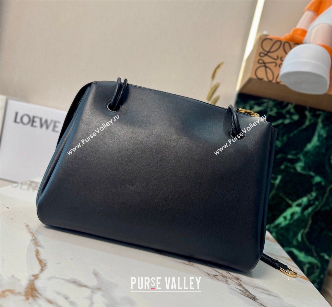 Loewe Large Madrid bag in supple calfskin leather Black 2026 052510 (nana-260407074)