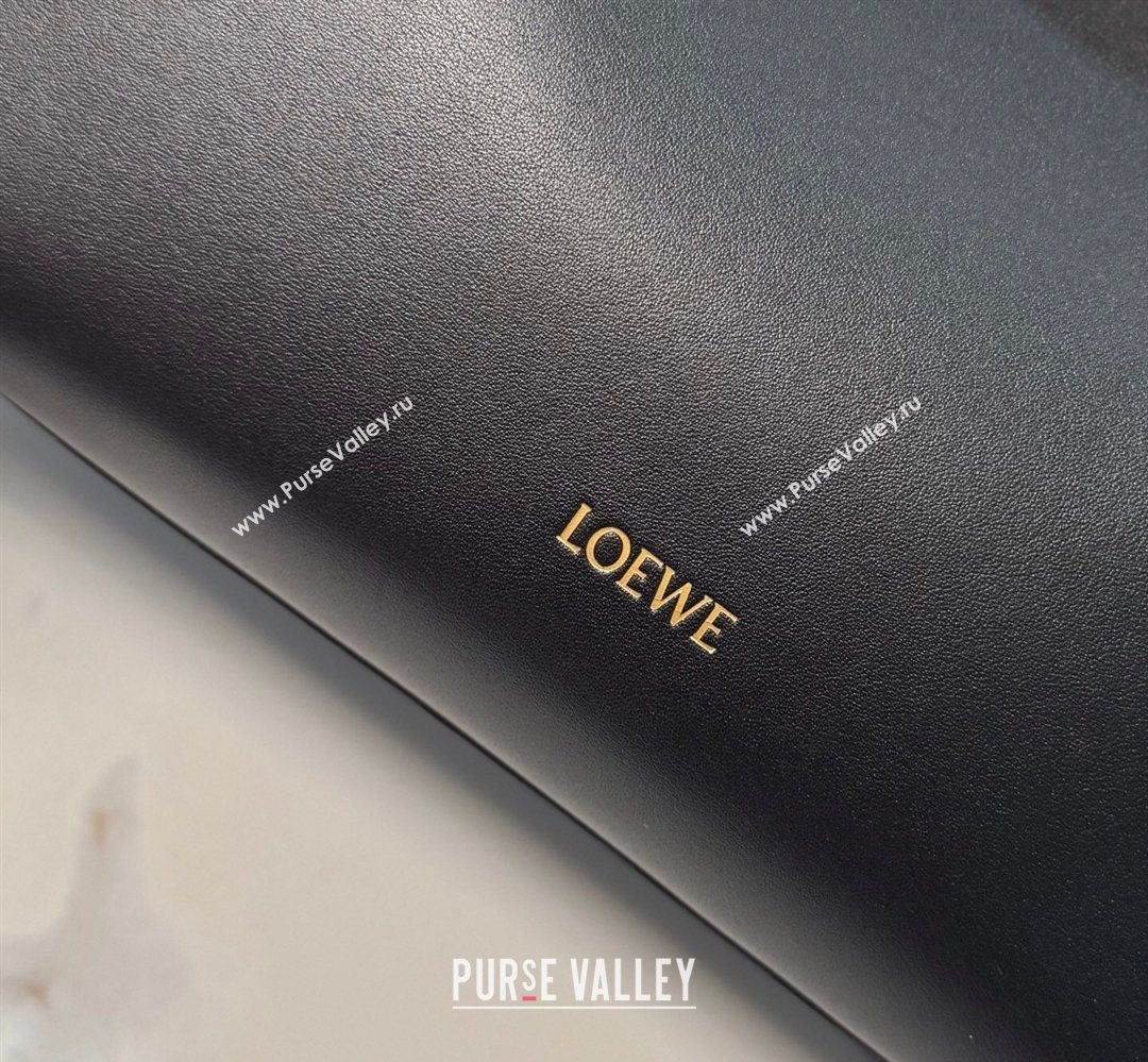 Loewe Large Madrid bag in supple calfskin leather Black 2026 052510 (nana-260407074)