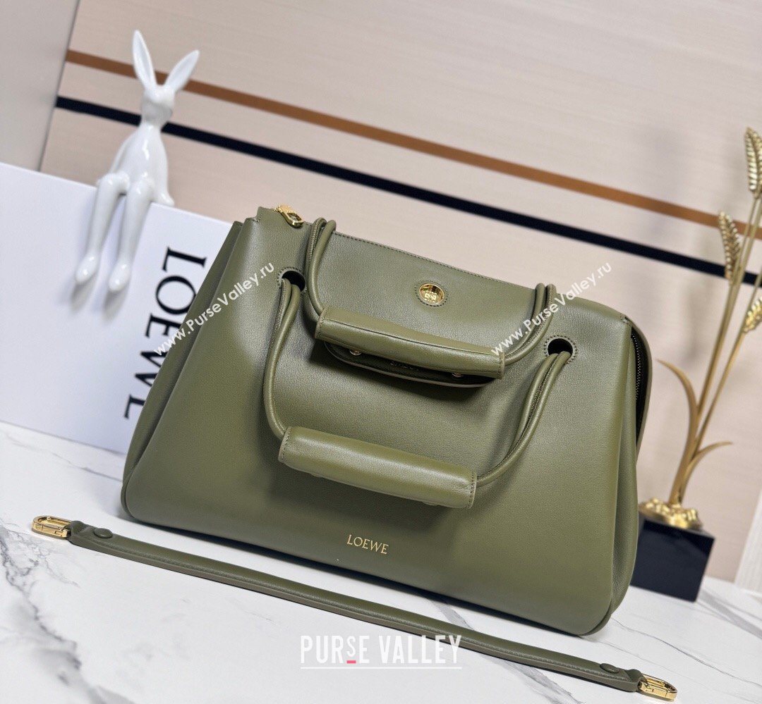 Loewe Large Madrid bag in supple calfskin leather Green 2026 052510 (nana-260407075)