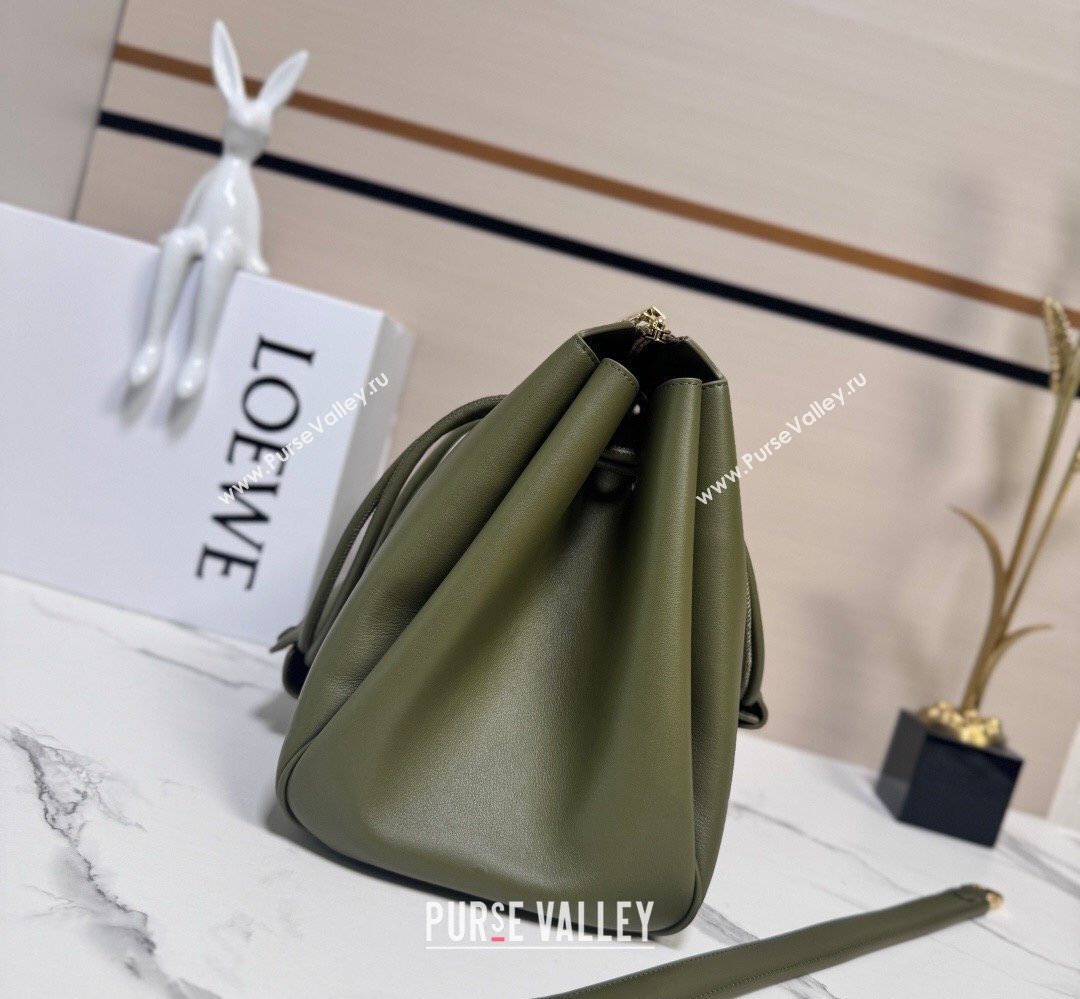 Loewe Large Madrid bag in supple calfskin leather Green 2026 052510 (nana-260407075)