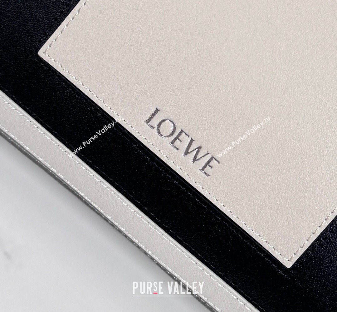 Loewe Medium Madrid bag in supple calfskin leather Grey/White/Black 2026 062451 (nana-260407079)