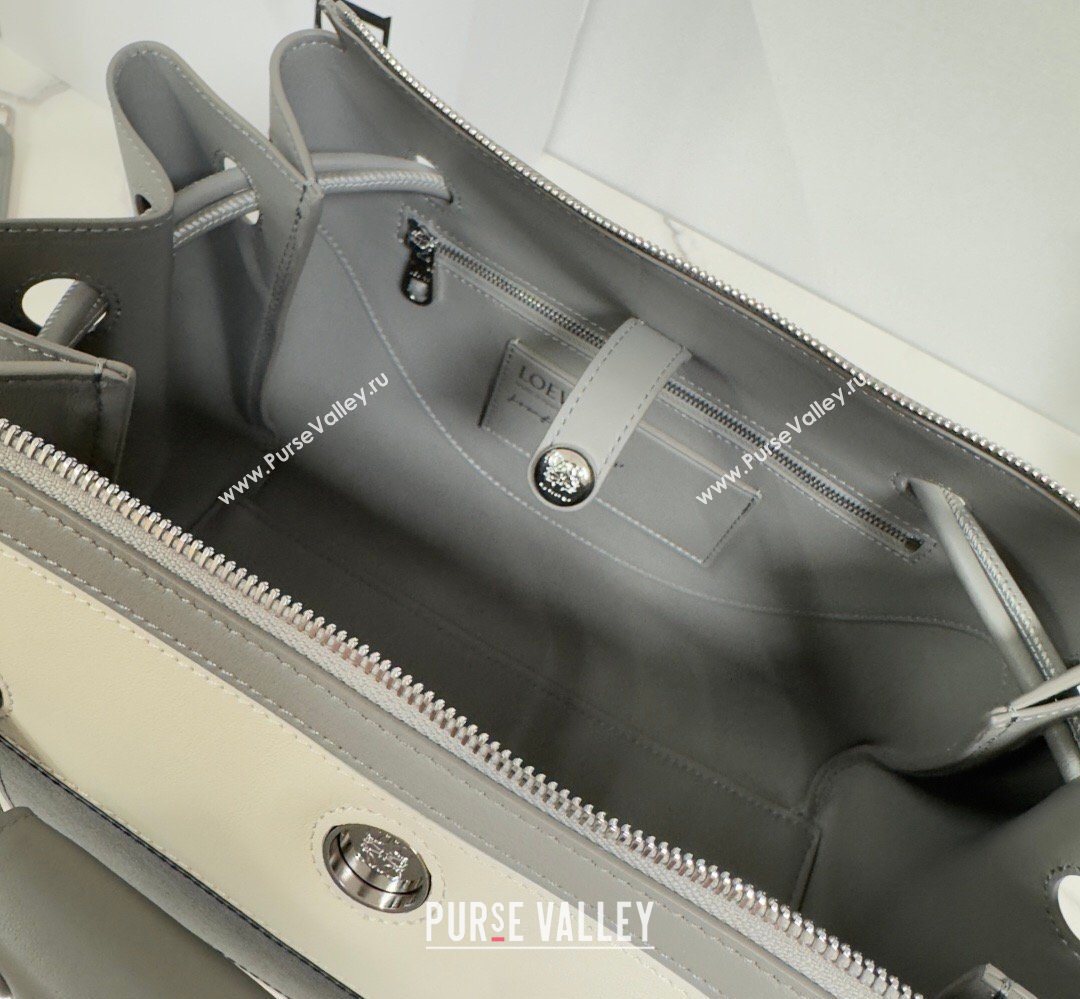 Loewe Medium Madrid bag in supple calfskin leather Grey/White/Black 2026 062451 (nana-260407079)