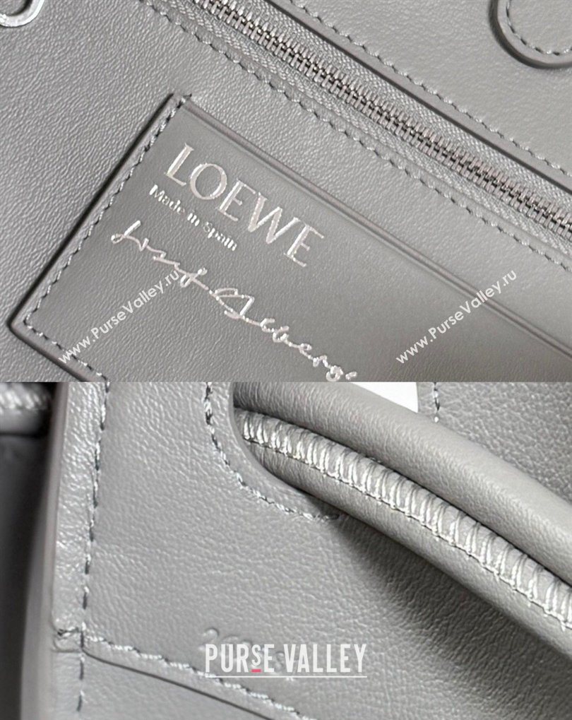 Loewe Medium Madrid bag in supple calfskin leather Grey/White/Black 2026 062451 (nana-260407079)