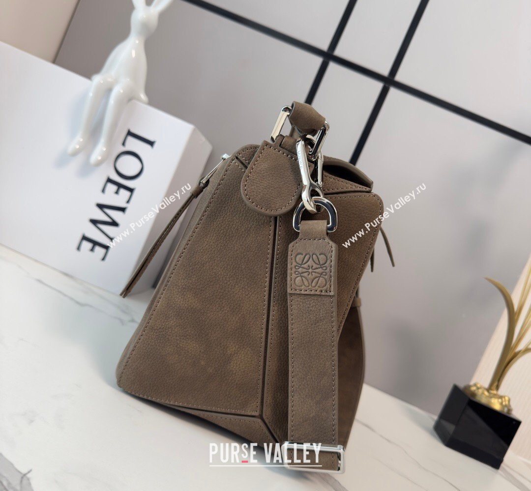 Loewe Large Puzzle Edge bag in grained nubuck Tundra 2026 052446 (Ys-260407080)