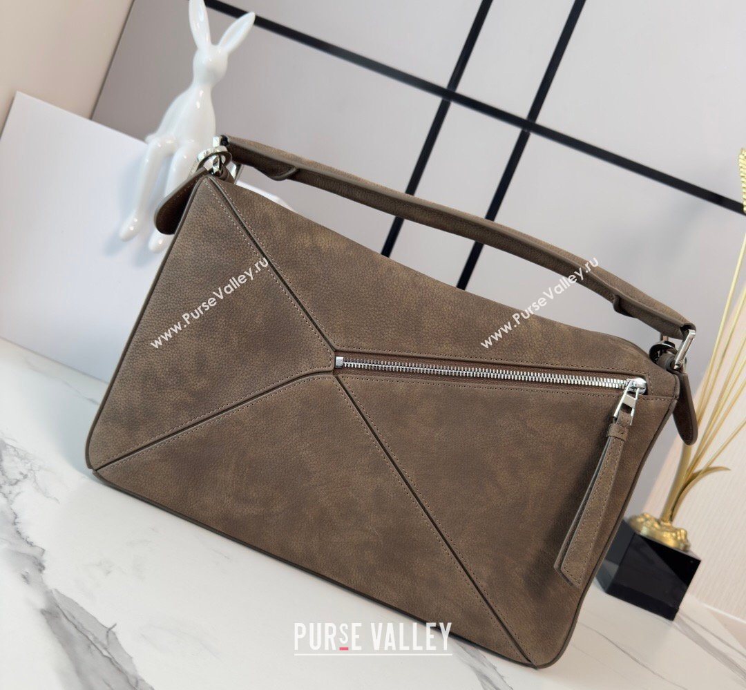 Loewe Large Puzzle Edge bag in grained nubuck Tundra 2026 052446 (Ys-260407080)