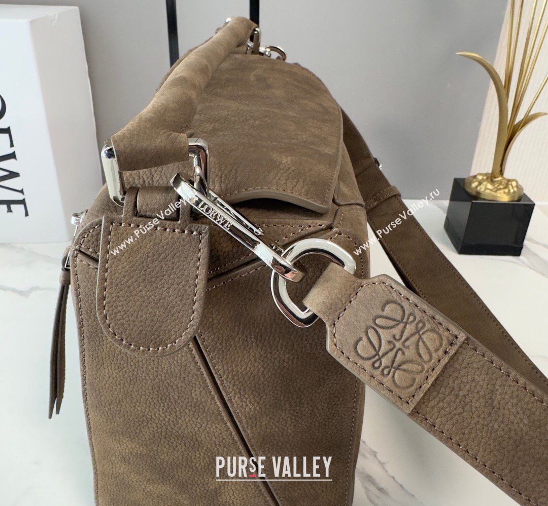 Loewe Large Puzzle Edge bag in grained nubuck Tundra 2026 052446 (Ys-260407080)