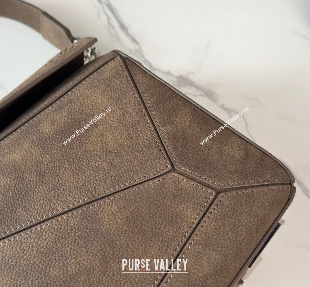 Loewe Large Puzzle Edge bag in grained nubuck Tundra 2026 052446 (Ys-260407080)