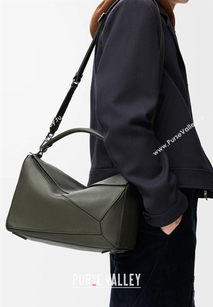 Loewe Large Puzzle Edge bag in soft grained calfskin Dark Olive 2026 052446 (Ys-260407083)