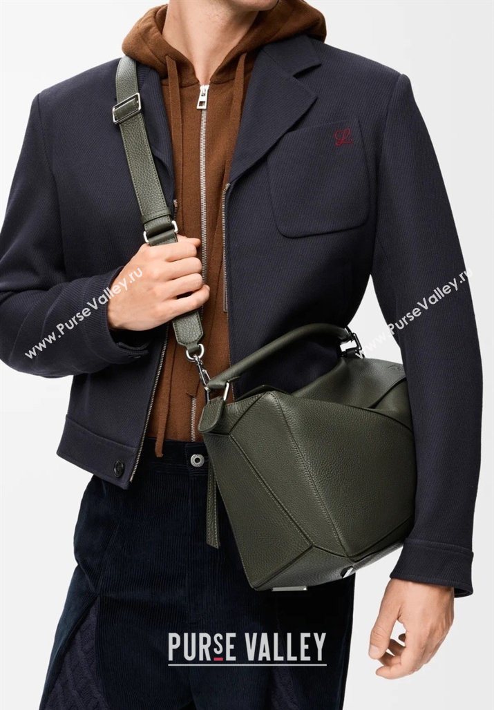 Loewe Large Puzzle Edge bag in soft grained calfskin Dark Olive 2026 052446 (Ys-260407083)