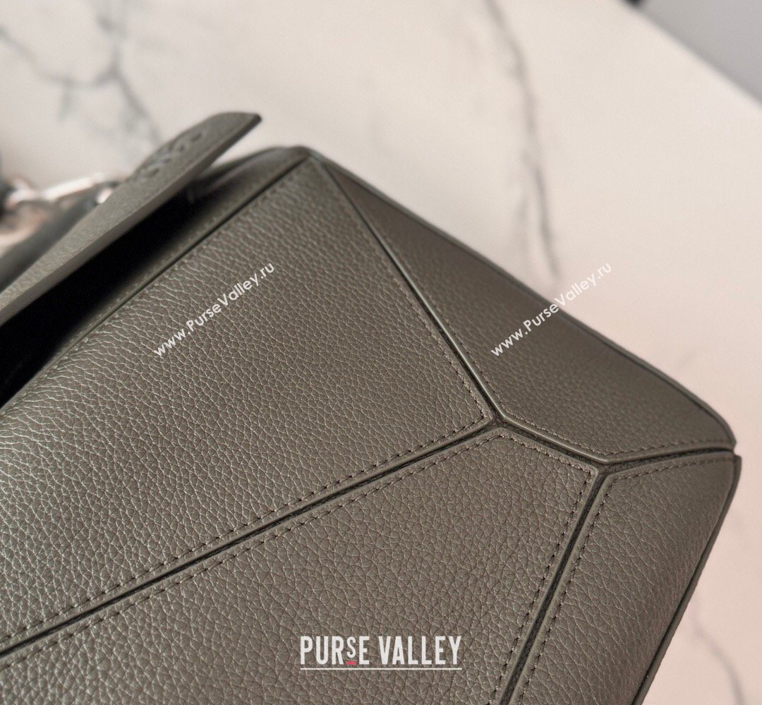 Loewe Large Puzzle Edge bag in soft grained calfskin Dark Olive 2026 052446 (Ys-260407083)