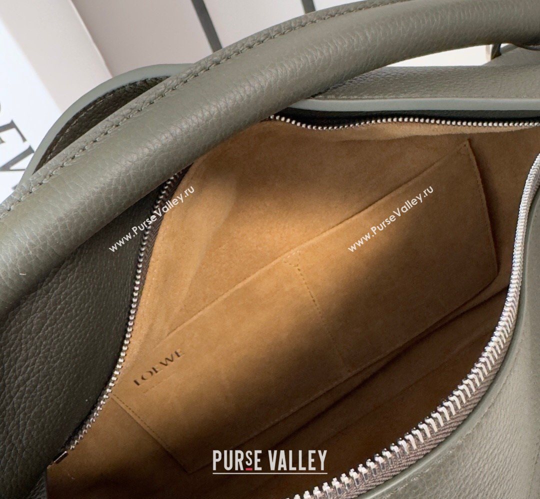 Loewe Large Puzzle Edge bag in soft grained calfskin Dark Olive 2026 052446 (Ys-260407083)