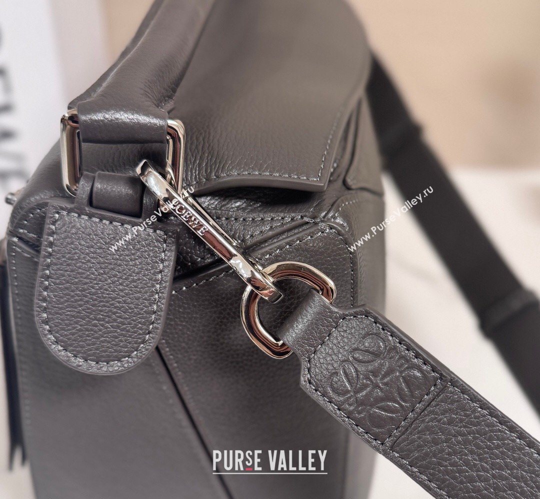Loewe Large Puzzle Edge bag in soft grained calfskin Dark Grey 2026 052446 (Ys-260407085)
