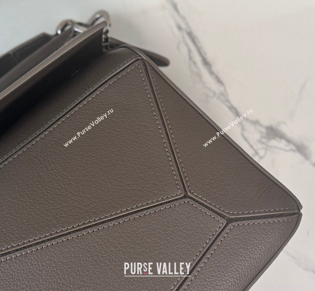 Loewe Large Puzzle Edge bag in soft grained calfskin Tundra 2026 052446 (Ys-260407086)