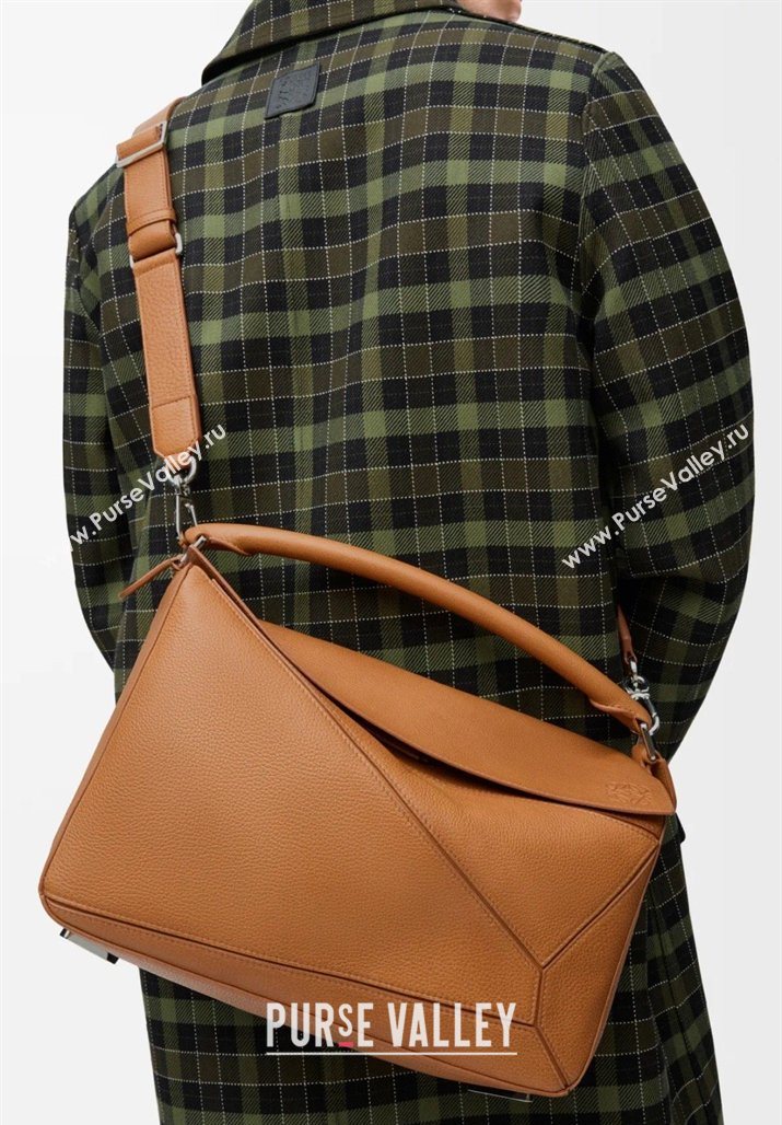 Loewe Large Puzzle Edge bag in soft grained calfskin Canyon Brown 2026 052446 (Ys-260407087)