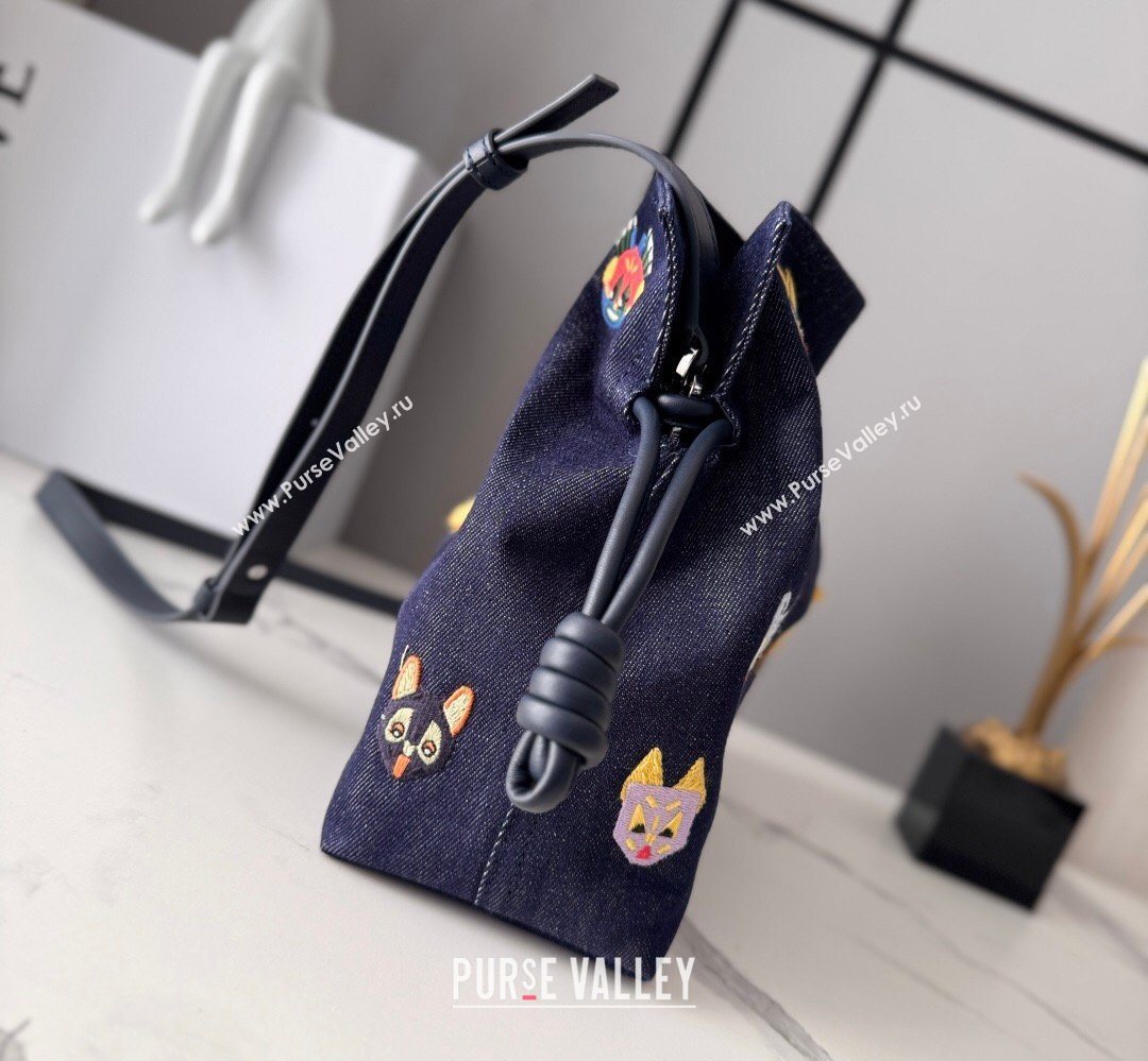 Louis Wain x Loewe Medium Flamenco Clutch in Cat Embroidered Denim Blue 2026 (Ys-260407060)