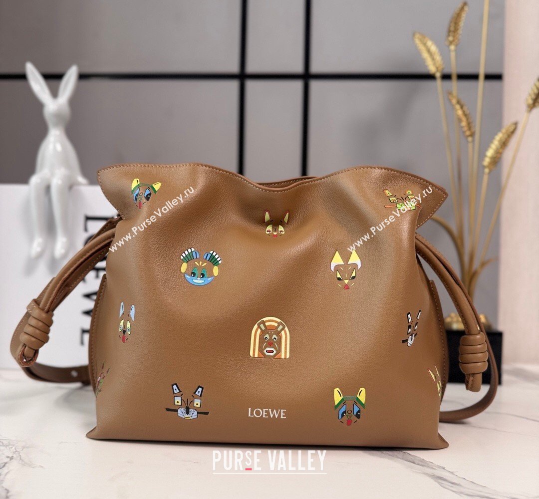 Louis Wain x Loewe Medium Flamenco Clutch in Cat Embroidered Nappa Calfskin Leather Mocha 2026 (Ys-260407061)