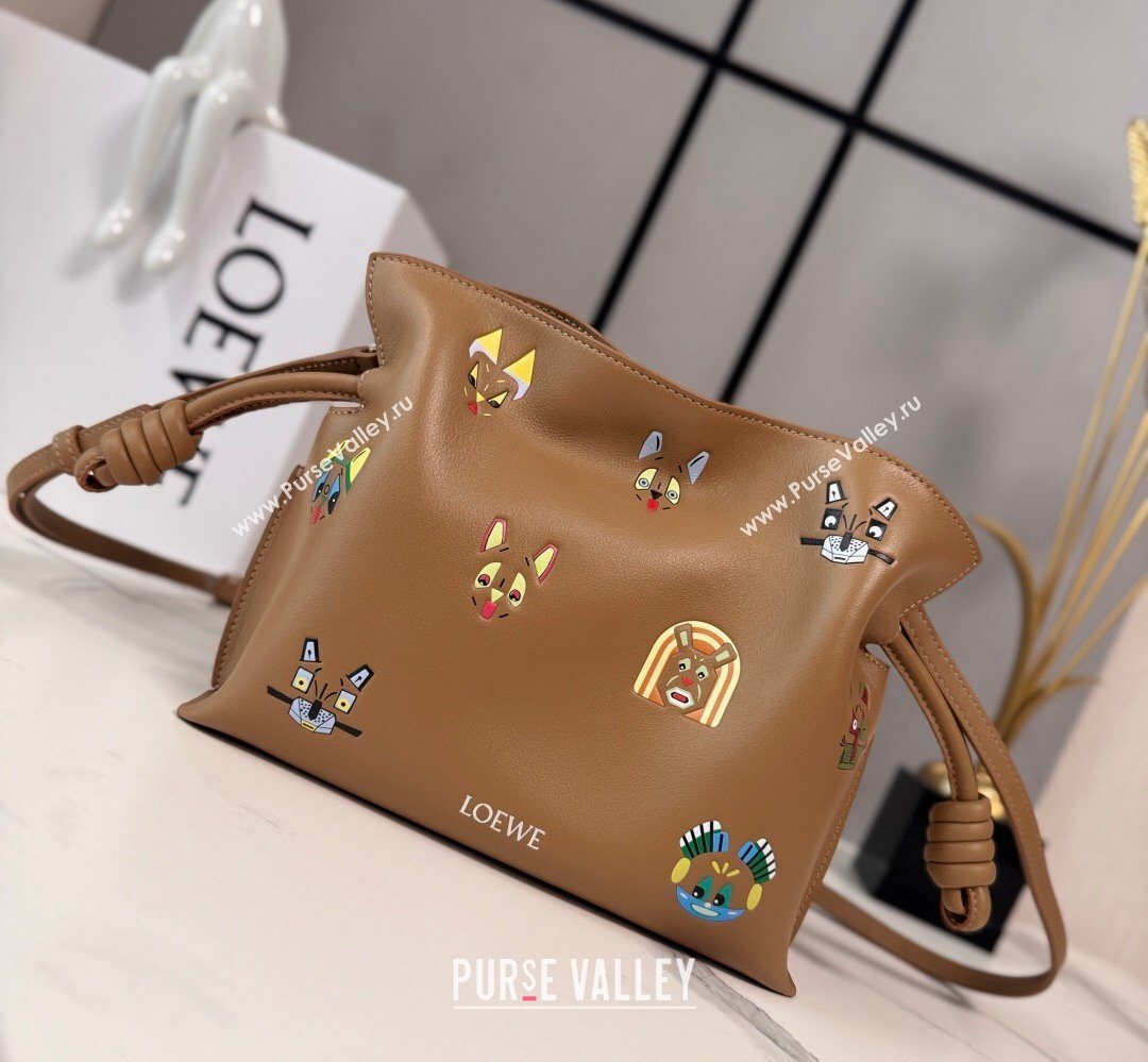 Louis Wain x Loewe Mini Flamenco Clutch in Cat Embroidered Nappa Calfskin Leather Mocha 2026 (Ys-260407058)